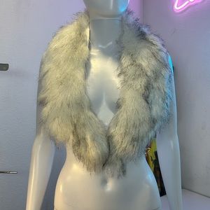 White fur clip collar scarf - grey tips